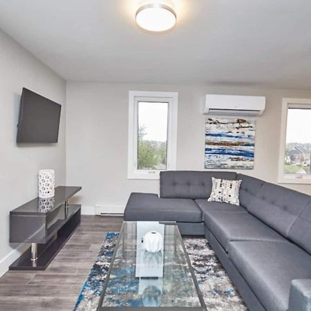 Clifton Hill Hideaway 2B -Two Bedroom Condo Ниагара-Фолс Экстерьер фото