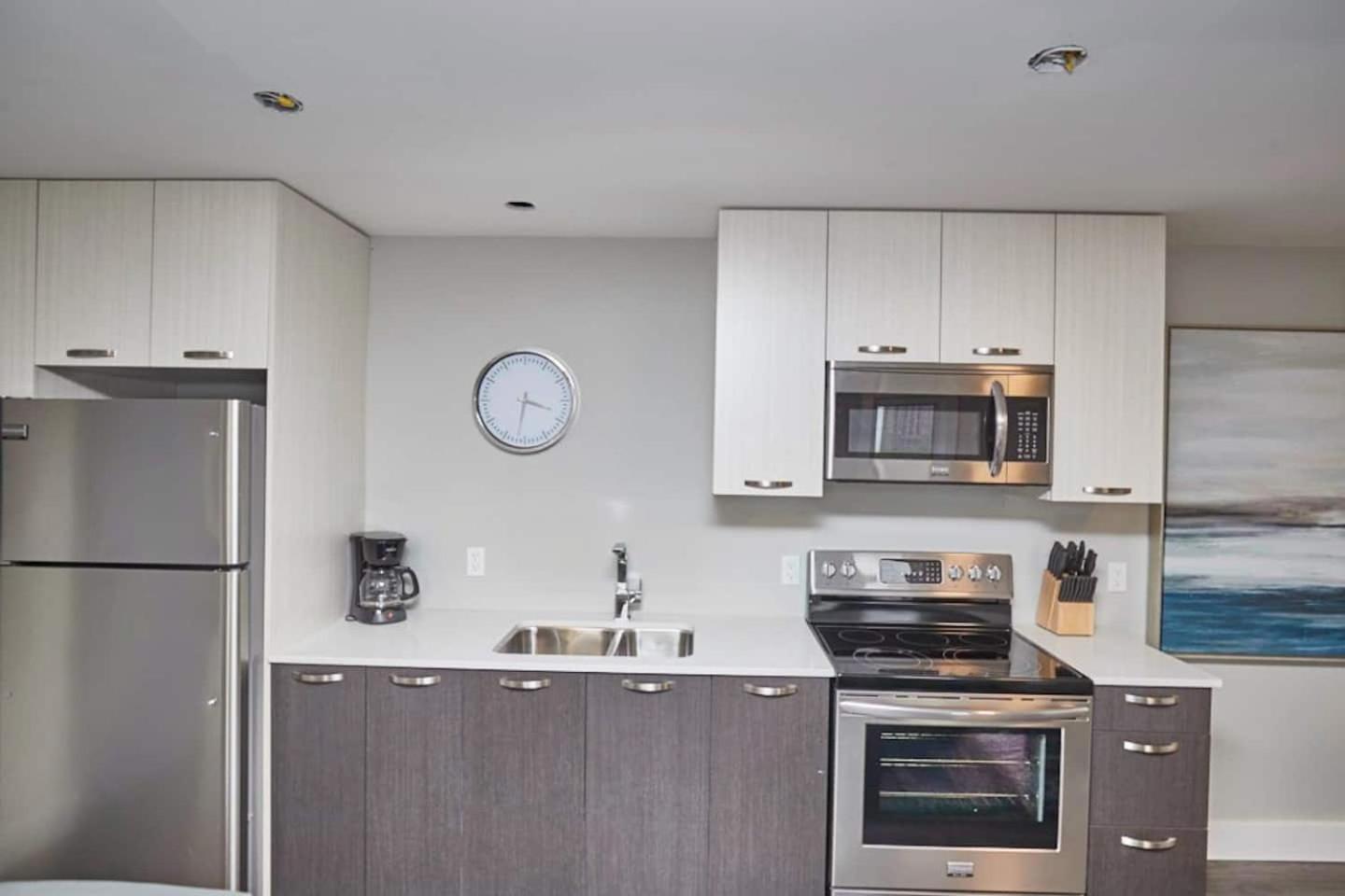 Clifton Hill Hideaway 2B -Two Bedroom Condo Ниагара-Фолс Экстерьер фото